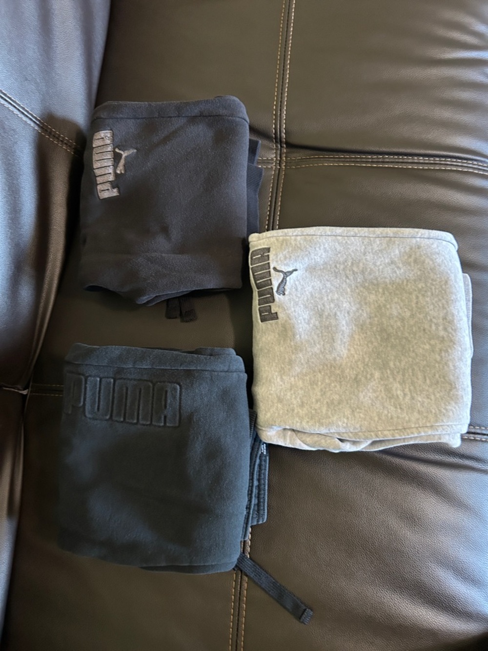 Puma 💙 Boys 3-Pack Sweat Pants in Black and Light Gray Size L 14/16